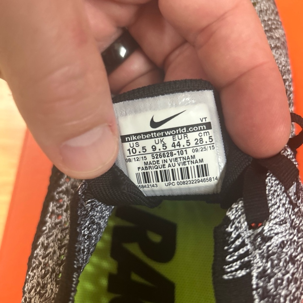 Men’s size 10.5 flyknit 1.0 OG - Oreo colour way, brand new with box. Dead-stock - Picture 9 of 9